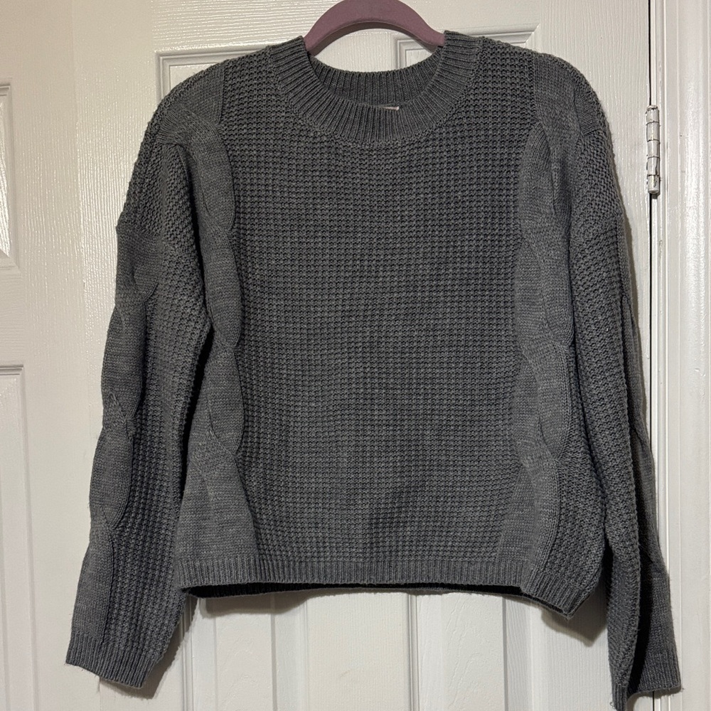 💜 SO Gray Knit Sweater